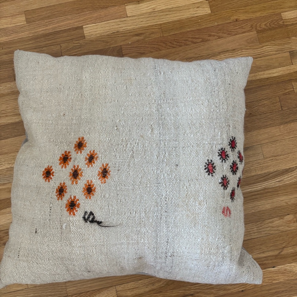 Reserved for @kiki_garden vintage Kilim cushion